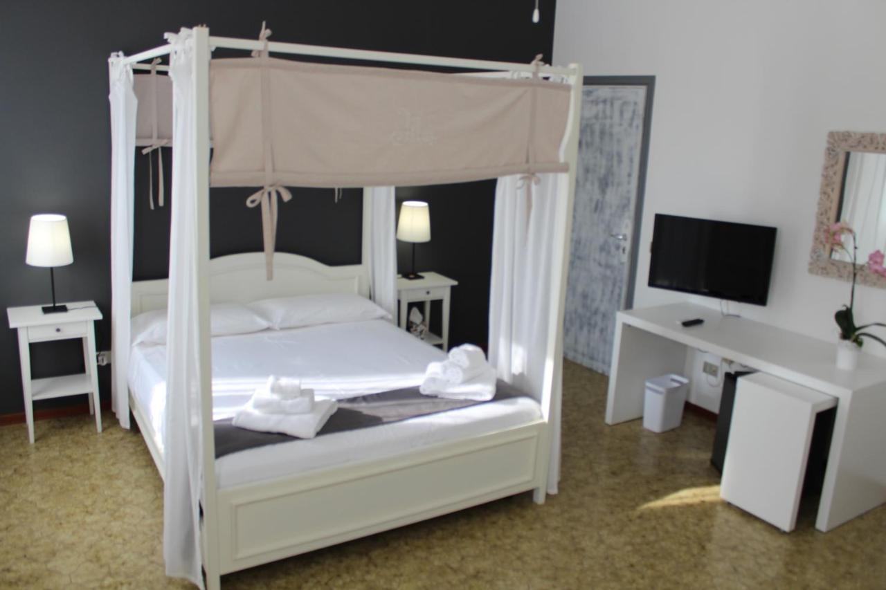B&B Il Ponticello 구알티에리 외부 사진